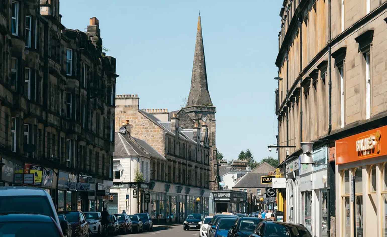 Travel Essential: Flight Connections and Transportation Tips for Stirling