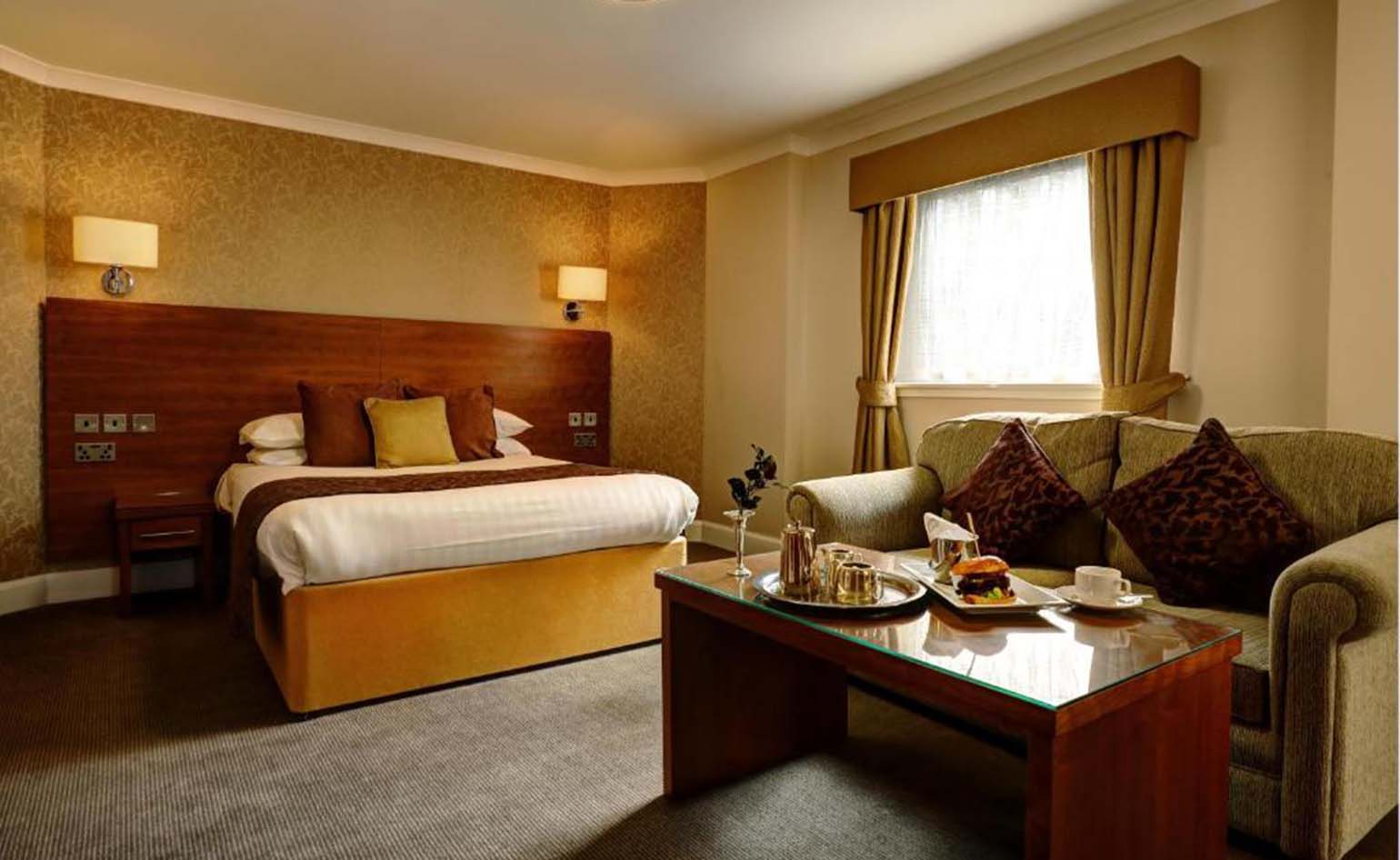 From Luxury to Comfort: A Complete Guide to Accommodation in Stirling