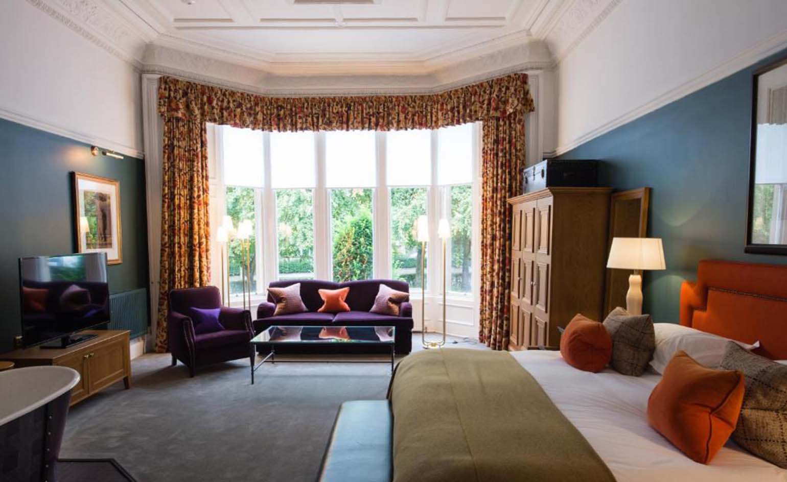 Glasgow Accommodation Guide: From Luxury Hotels to Curated Stays