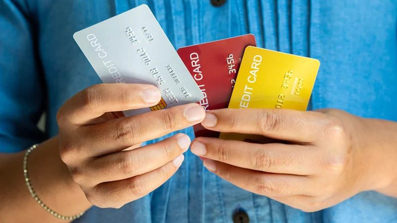 Travel Essential: How to Save Money with Credit Cards on Your Stirling Journey
