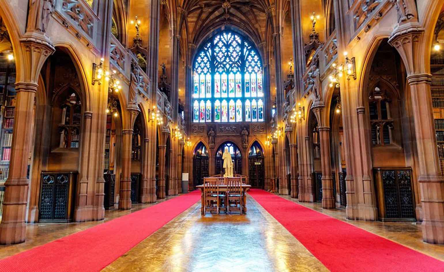 Manchester Must-See Attractions: From Museums to Football Shrines